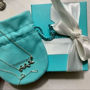 Tiffany&Co Olive Leaf vine pendant Paloma Picasso